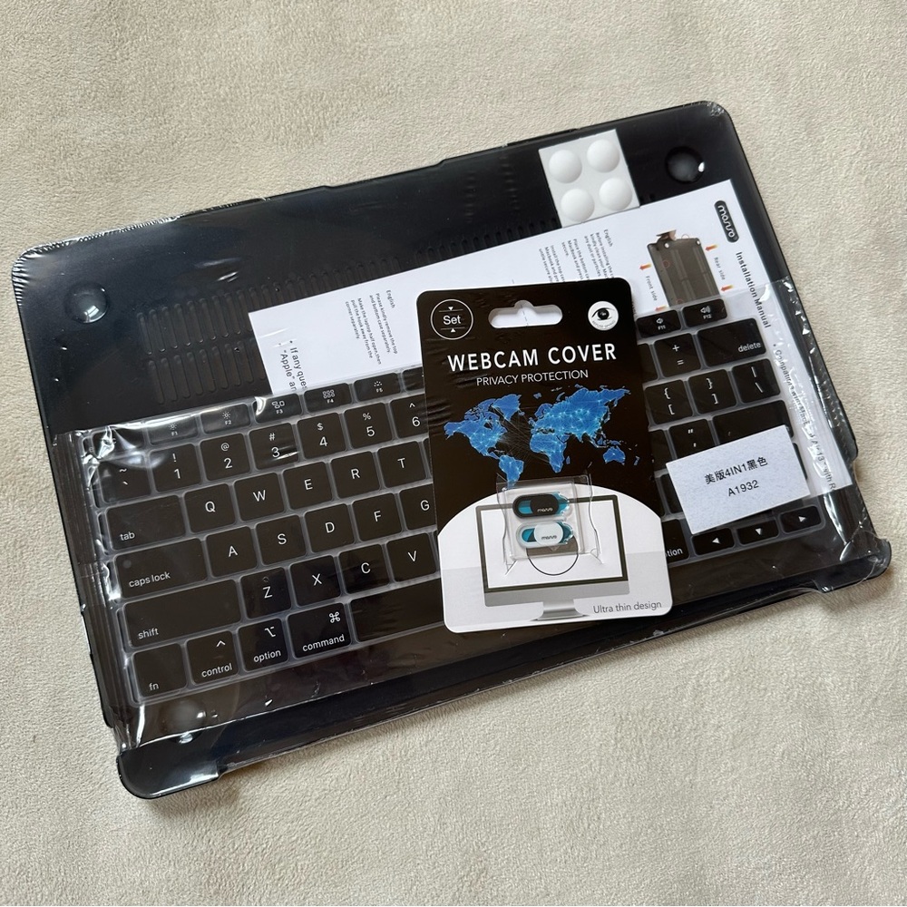 NWT Laptop Cover